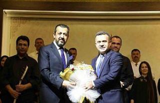 Şehzadeler Belediyesi Korosu, şehitler için sahne...