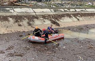 Sel sularına kapılan 1,5 yaşındaki Zeynep aranıyor