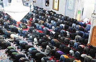 Selin vurduğu Şanlıurfa’da ilk teravih namazı...