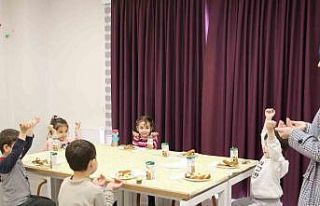 Serdivan’da tekne orucu tutan çocuklara erken iftar