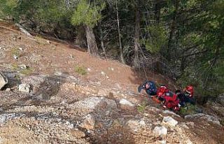 Seydikemer’de kamyonet uçuruma uçtu: 1 yaralı