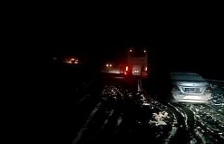 Şiddetli kar yağışı ve tipi nedeniyle mahsur...