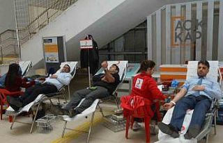 Siirt’te depremzedeler için kan bağışı seferberliği
