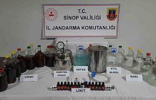 Sinop’ta 62,5 litre ev yapımı alkol ele geçirildi