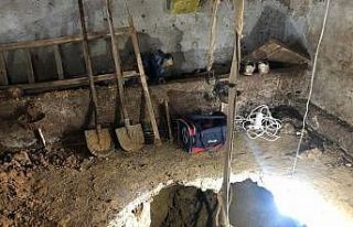 Sinop’ta kaçak kazı yapan 3 kişi suçüstü yakalandı