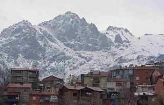 Şırnak’ta bahar beklerken kar geldi