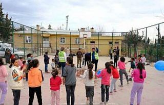 Şırnak’ta öğretmenler depremzede bin 500 çocuğu...