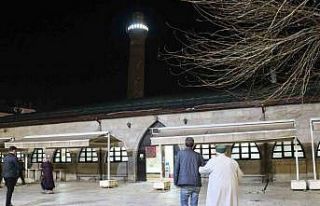 Sivaslılar ilk teravih namazında Ulu Camii’ne...