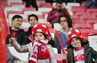 Sivassporlu taraftarlar, Fiorentina maçına yoğun...