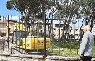 Söke’de 20 yıl çalıştığı kurumun binasının...