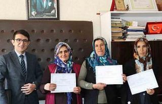 Sürü Yöneticiliği Kursu’nda başarı gösteren...