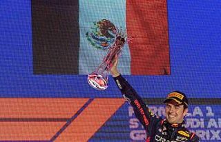 Suudi Arabistan Grand Prix’sinde kazanan Sergio...