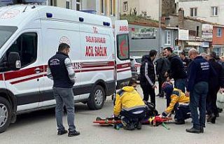 Taksiye çarpmamak için motosikletini deviren sürücü...