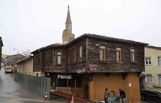 Tarihi Hacı Osmanağa Camii’nin restorasyon çalışmaları...