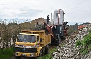 Taş kırma makinesi ile ekonomiye katkı sağlanıyor