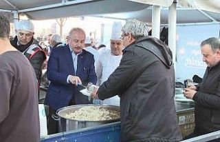 TBMM Başkanı Mustafa Şentop, Üsküdar’da vatandaşlarla...