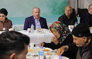 TBMM Başkanı Şentop ilk iftarı depremzedelerle...