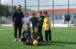 Tekkeköy’de öğrencilere futbol eğitimi