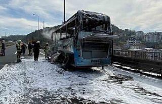 TEM’de minibüs alev topuna döndü