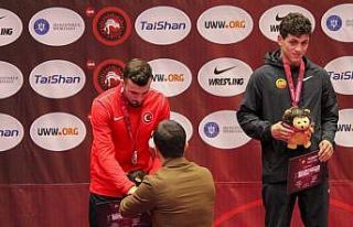 TGF Başkanı Şeref Eroğlu: "Türk bayrağını...