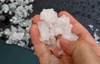 Tokat’ta leblebi tanesi büyüklüğünde dolu yağışı