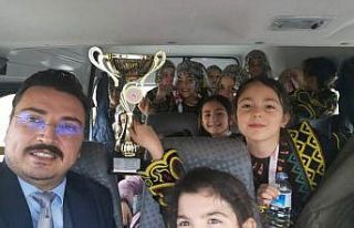 Tomarza Zekiye Canpolat İlkokulu Folklor Yarışmasında...