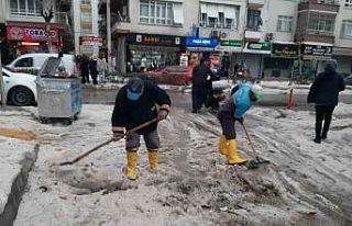 Toroslar Belediyesi ekipleri sağanak yağış teyakkuzunda