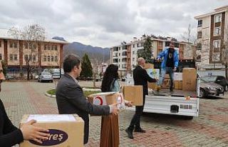 Tunceli’de toplanan oyuncak ve kırtasiye malzemeleri...