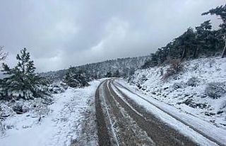 Turgutlu’da kar yağışı nedeniyle iki okulda...