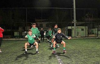 U17’de Play Off’u garantileyen genç horozlar,...