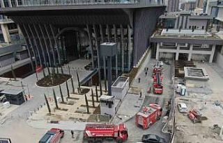 Ümraniye’de finans merkezinde yangın paniği