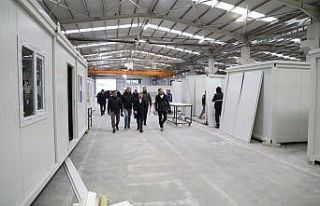 Üretilen konteynerler deprem bölgelerine gönderiliyor
