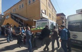 Üzerine demir kapı düşen çocuk yaşamını yitirdi