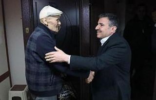 Vali Atay, şehit babası ile iftar açtı