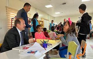 Vali Pehlivan, depremzedelerle buluştu