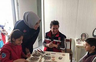 Vali Yiğitbaşı, deprem bölgesinde çalışmalarını...