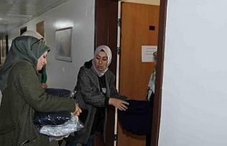 Van Büyükşehir Belediyesi yurtlarda kalan depremzedeleri...