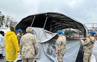 Van jandarmasının deprem bölgesindeki çalışması...