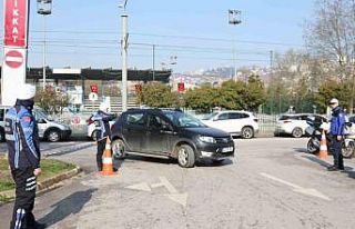 Vatandaşların güvenliği için pazar alanında...