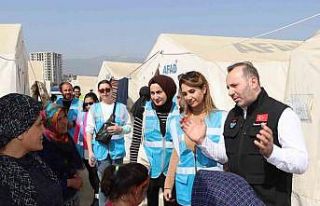 Yalova Belediyesi Hatay’da depremin yaralarını...