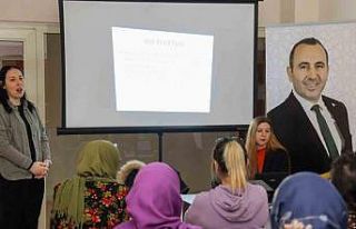 Yalova Belediyesi’nin seminerleri devam ediyor