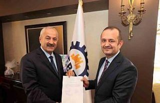 Yaşar Çakmak meclis üyeliğinden istifa etti