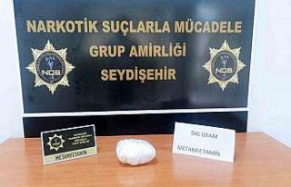 Yastık içerisine gizlenmiş 1 kilo sentetik uyuşturucuyla...