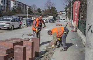 Yıldırım Beyazıt Mahallesi’nde kaldırım çalışmaları