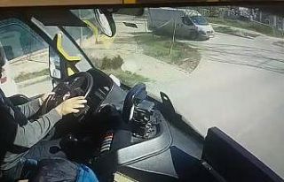 Yolcu dolu halk otobüsünde panik anları kamerada...