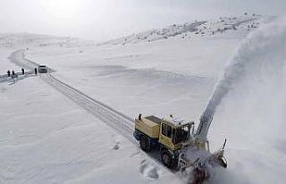Yozgat’ta kar nedeniyle 15 köy yolu ulaşıma kapandı