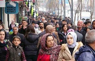 Yüksekova’da Ramazan yoğunluğu başladı