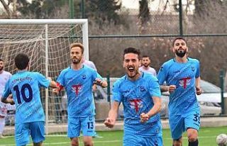 Yunusemre Belediyespor liderliğini sürdürdü