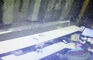 Zihinsel engelli kadının işyerinden hırsızlık...