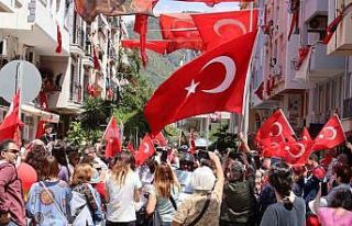 10 yıldır bu sokakta çocuk şöleni kutlanıyor